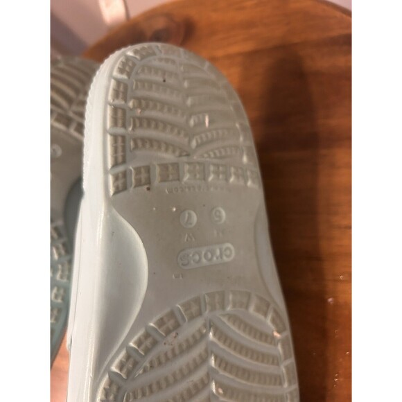 Crocs Slide Sandals Women’s size 7 Mint Rubber Classic Flip Flop Slip On Shoe - Picture 3 of 5